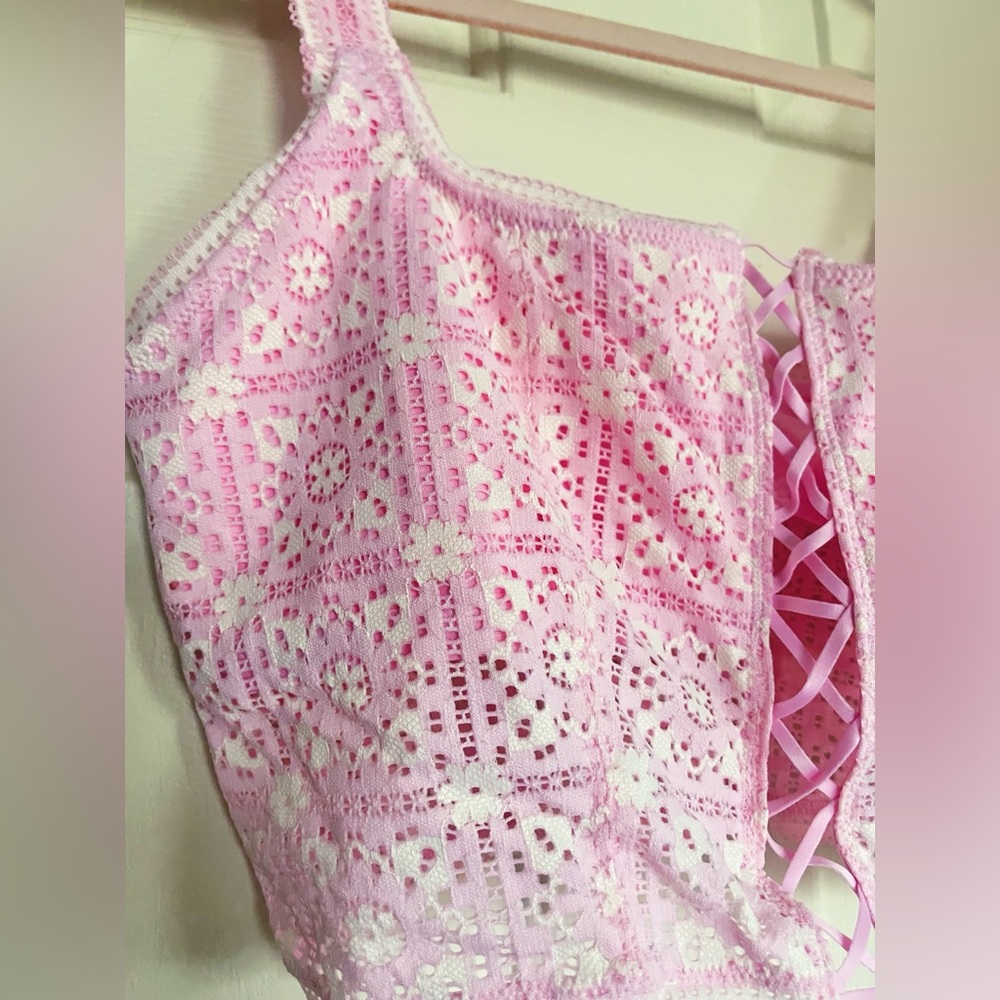 Lace Up Tank - Picture 3 of 8